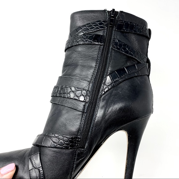Guess $149 Stiletto High Ankle Boot Embossed Animal Print Strap Detail Black 8.5 - Picture 5 of 12